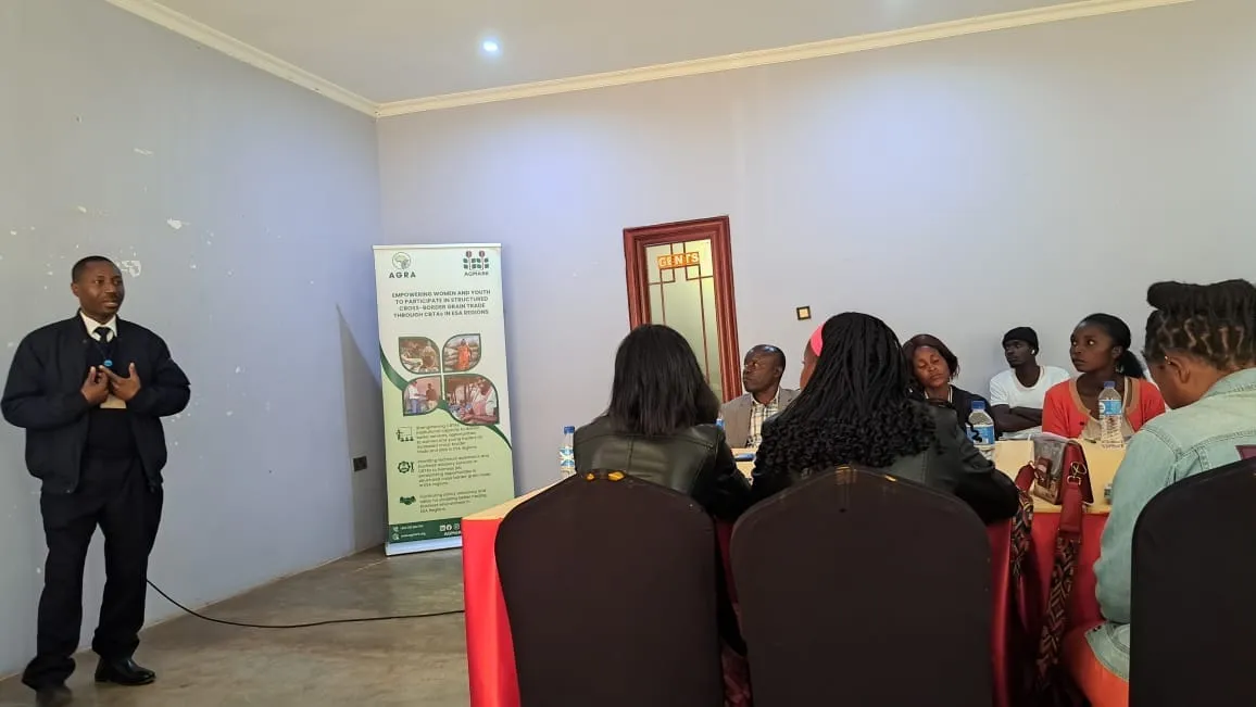 Mr. Wilson, from Zambia Revenue Authority, giving a presentation to Nakonde CBTA members | AGMARK Nakonde Training