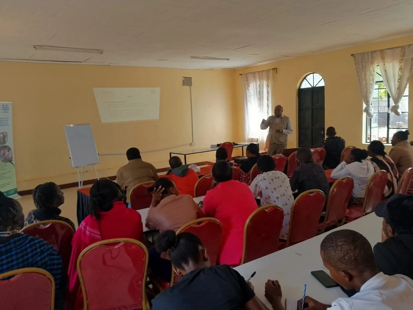 AGMARK CEO, Allan Mukisira, speaking in front of the class of Kenyan Traders and Participants | AGMARK Namanga Training