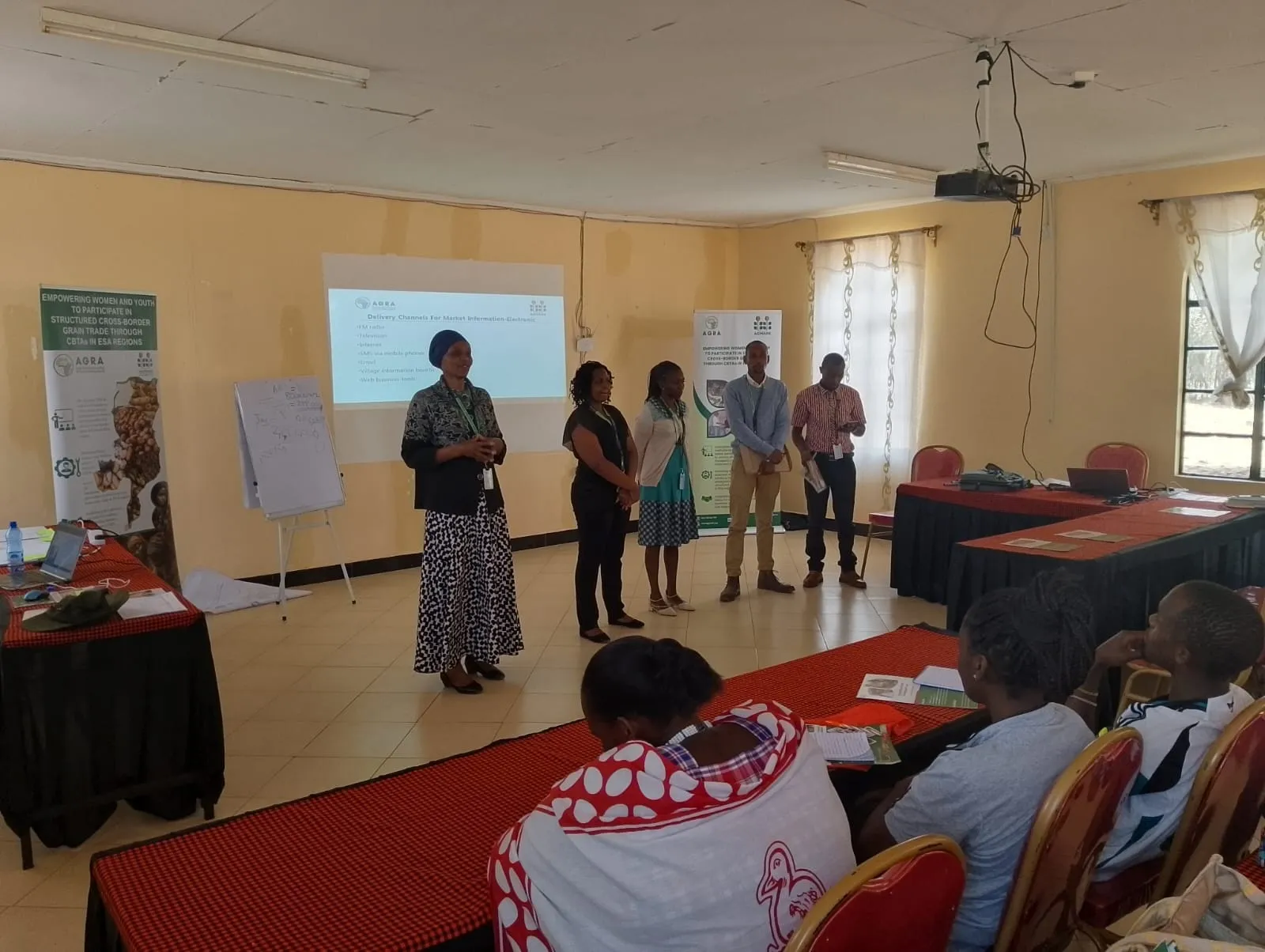 KCB Namanga team presenting on delivery channels for market information